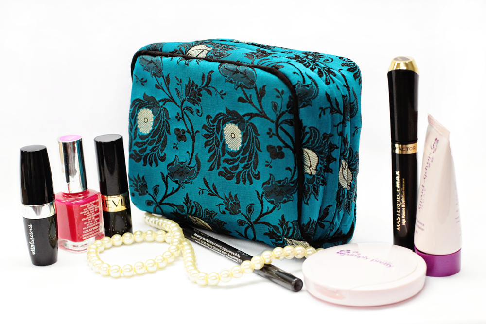 Limited edition make up bags from jacobs well!